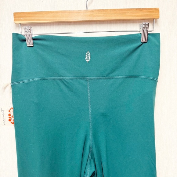 NWT Free People Movement x Hatch Never Better Leggings
Garden Green, Size XL - Picture 9 of 12
